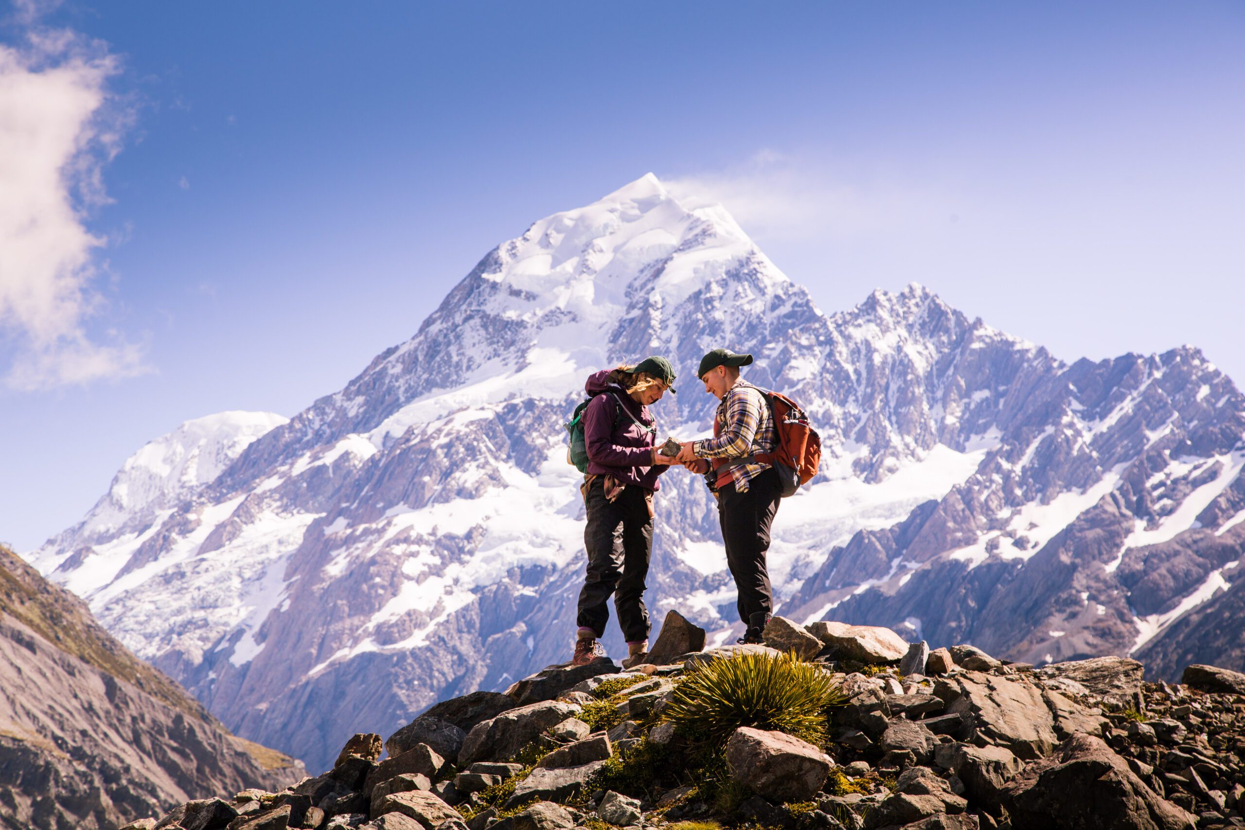 7D0A4850 Two students compare field notes during a study abroad trip in 2016 to New Zealand. (SUNY Geneseo/Keith Walters '11)