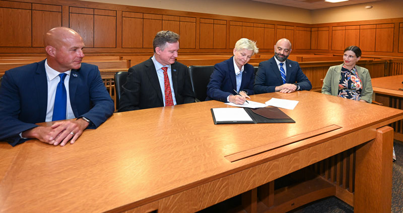 Geneseo and UB Law agreement signing