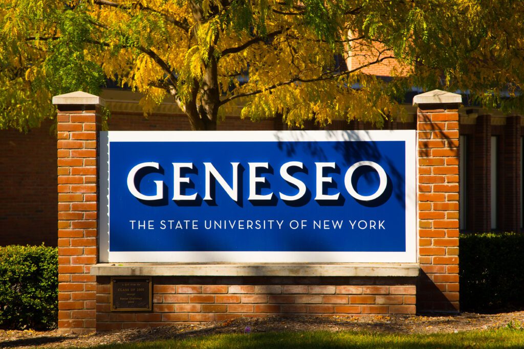Welcome sign to SUNY Geneseo